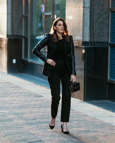 CHIC .
